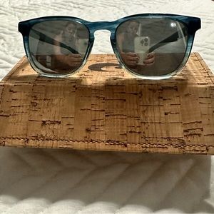 Costa Del Mar Sunglasses - Unisex. With original box and sunglass bag :)